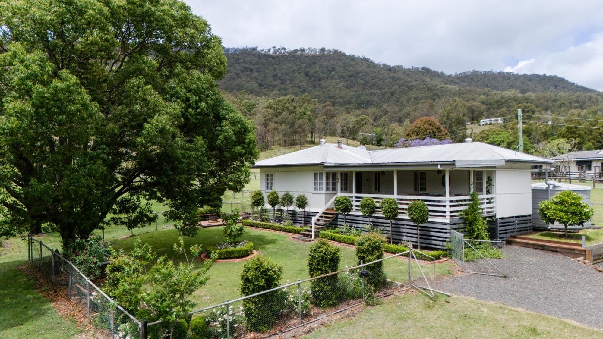 Cottage On Lamington Canungra エクステリア 写真